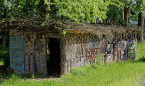 Une cabane sur le sentier de la mémoire près de Gildwiller
